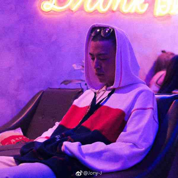 专辑说唱歌曲伴奏的封面