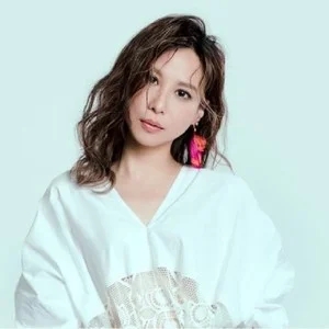 伴奏Girls like us (黑怕女孩) (精消带和声)的封面
