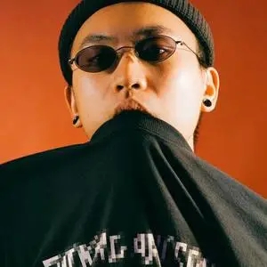 歌手MARSIX的图片