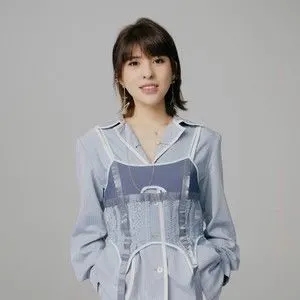 歌手贝贝的图片