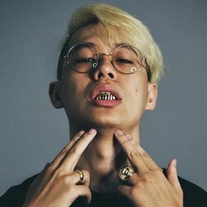 歌手剃刀蒋的图片