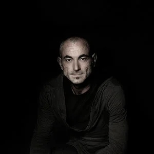 歌手Robert Miles的图片