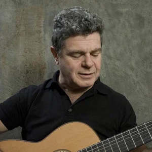 歌手Gustavo Santaolalla的图片