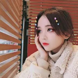 歌手一清清清的图片