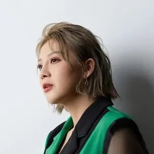 歌手郭婷筠的图片