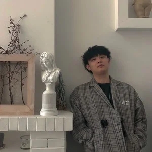 歌手王昱钊的图片