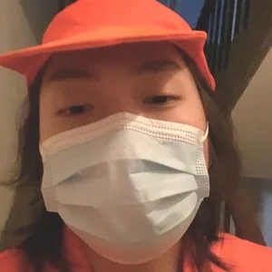 歌手三杯的图片