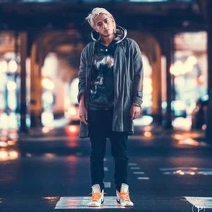 歌手Elephante的图片