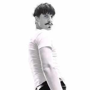 歌手Eric Nally的图片