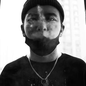 歌手Nazng的图片