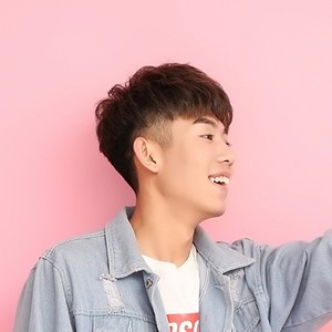 歌手张国政的图片
