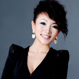 歌手李铭雪的图片