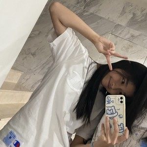 歌手刘诺然的图片