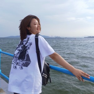 歌手三斤的图片