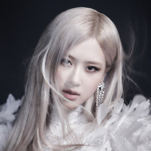 歌手ROSÉ (로제)的图片