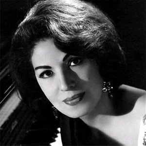 歌手Consuelo Velázquez的图片