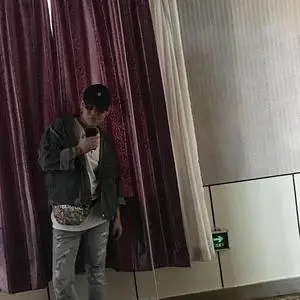 歌手RAPPER32的图片
