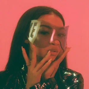 伴奏Truth or Dare的封面