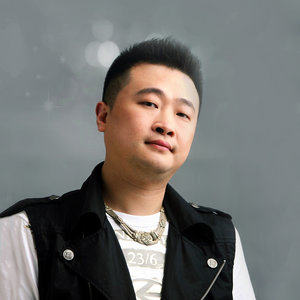 歌手龙晓飞的图片