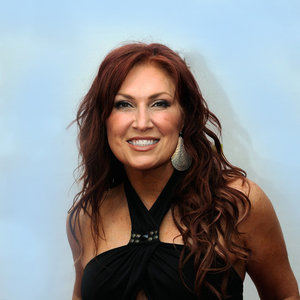 歌手Jo Dee Messina的图片