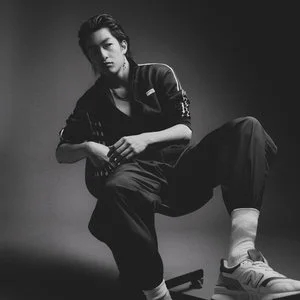 歌手屈楚萧的图片