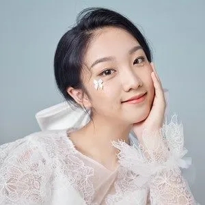 歌手刘婉怡的图片