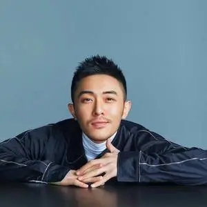 歌手李晟烨的图片