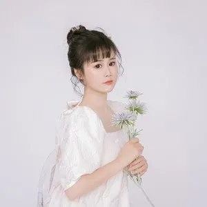 歌手许梦宸的图片