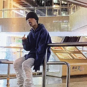 歌手Lil Tzy刘踢几的图片