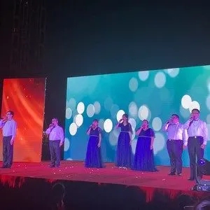歌手看到组合的图片