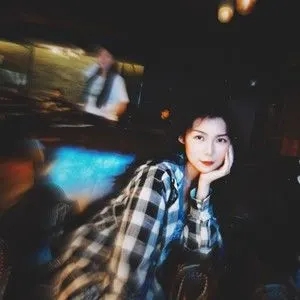 歌手范倪Liu的图片