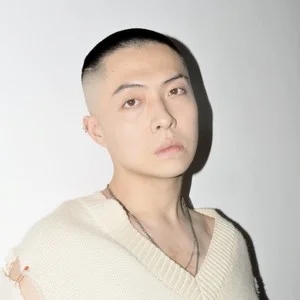 歌手NYK的图片