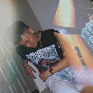 歌手GIF7ED的图片