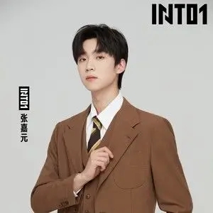 歌手INTO1-张嘉元的图片
