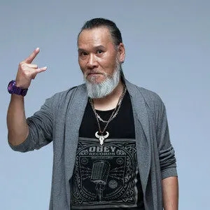 歌手杨克强的图片