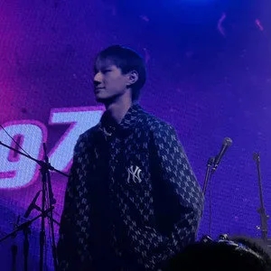 歌手MaySeventeen的图片