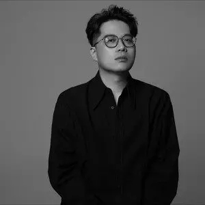 歌手程卿的图片