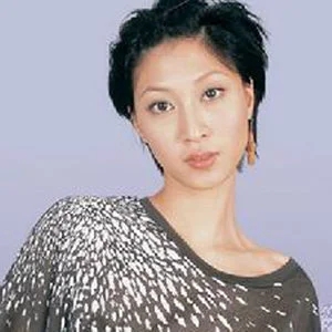 歌手黄馨的图片