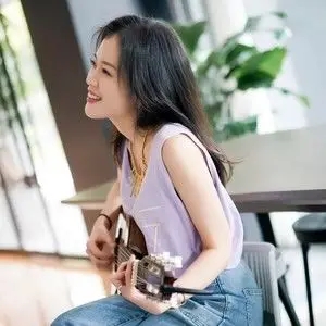 歌手胡之熙Sharon的图片