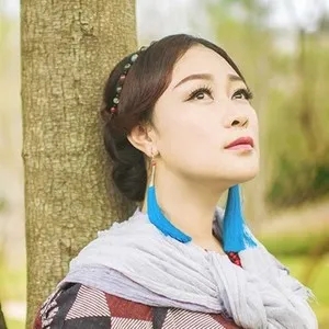 歌手雷婷的图片