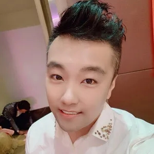歌手解放J.Fene的图片