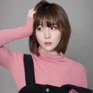 歌手胡蕊蓝的图片