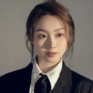 歌手MAYI.的图片