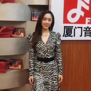 歌手李炜铃的图片