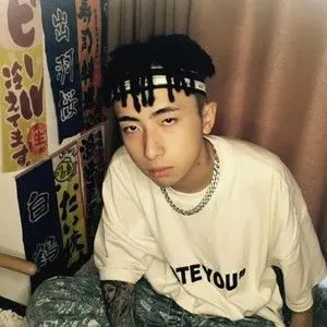 歌手李桑野的图片