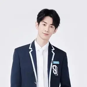 歌手黄泓铭的图片