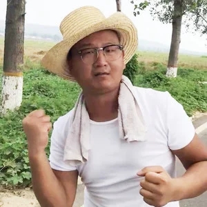 歌手黑猫警长Giao哥的图片