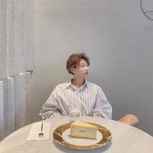 歌手黄志恒的图片