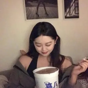 歌手CANDY的图片