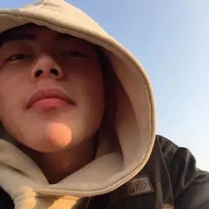 歌手杨丽夫Youngleaf的图片